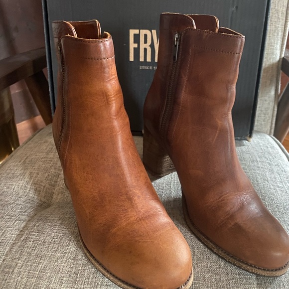 Excellent condition! Frye double zip bootie - Picture 3 of 8